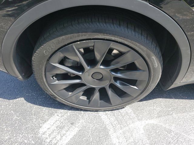 2024 Tesla Model Y Base