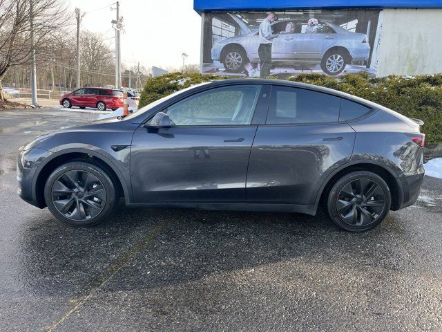 2024 Tesla Model Y Base