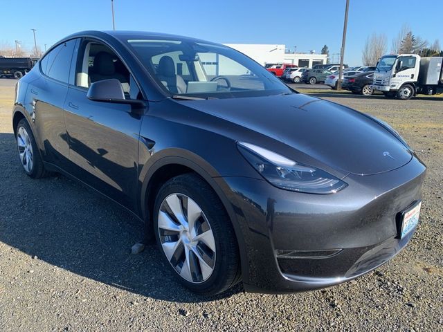 2024 Tesla Model Y Base