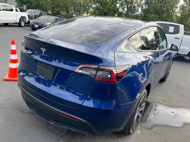 2024 Tesla Model Y Base