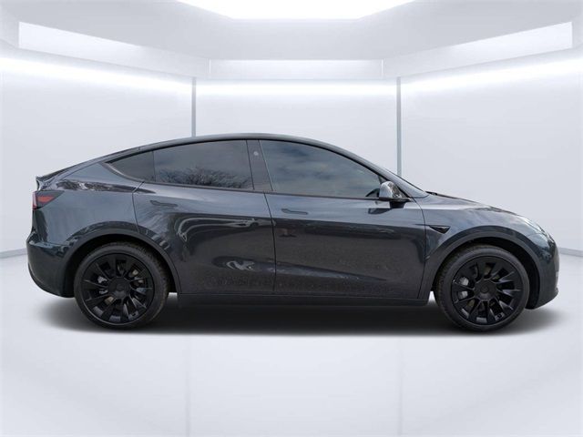 2024 Tesla Model Y Base