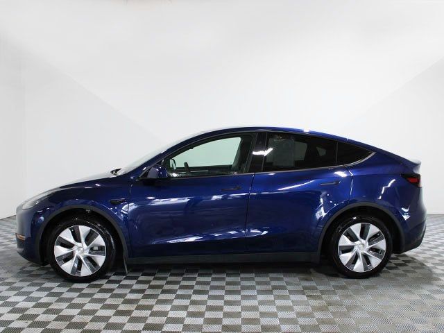 2024 Tesla Model Y Base