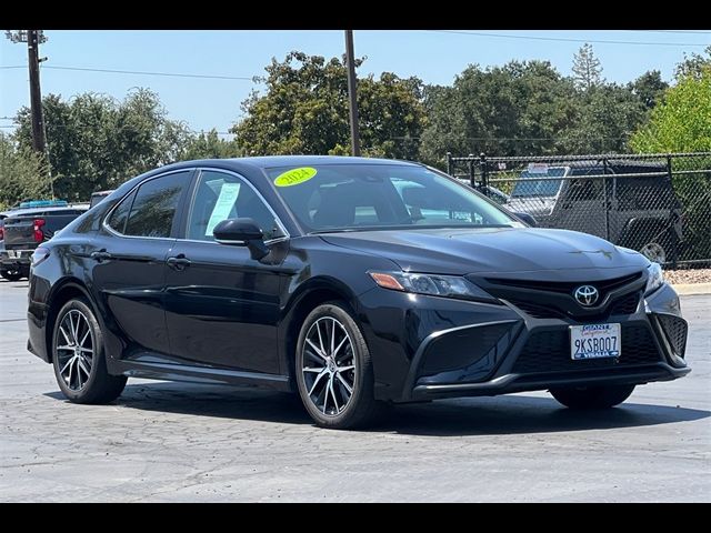 2024 Toyota Camry SE