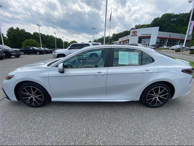 2024 Toyota Camry SE