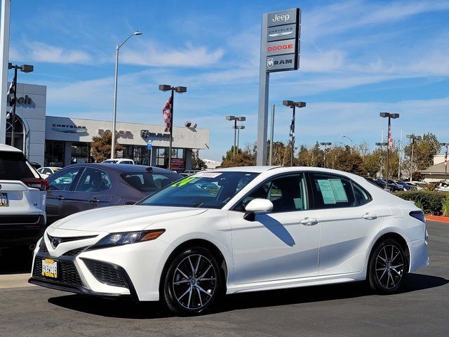 2024 Toyota Camry SE