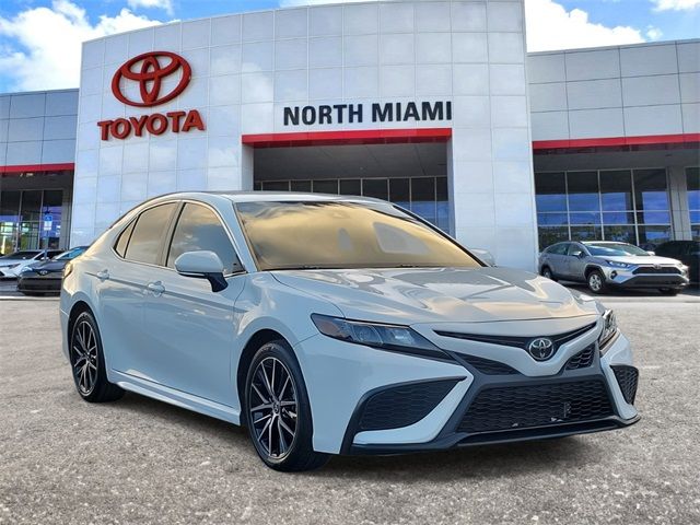 2024 Toyota Camry SE