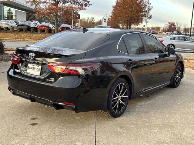 2024 Toyota Camry Hybrid SE