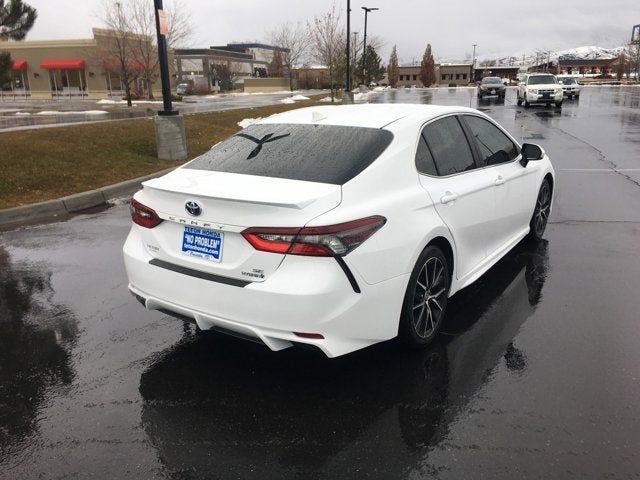 2024 Toyota Camry Hybrid SE