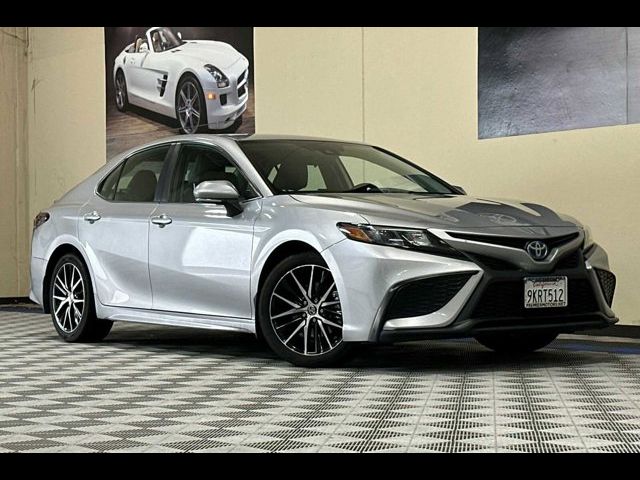 2024 Toyota Camry Hybrid SE