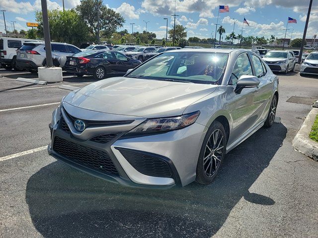 2024 Toyota Camry Hybrid SE