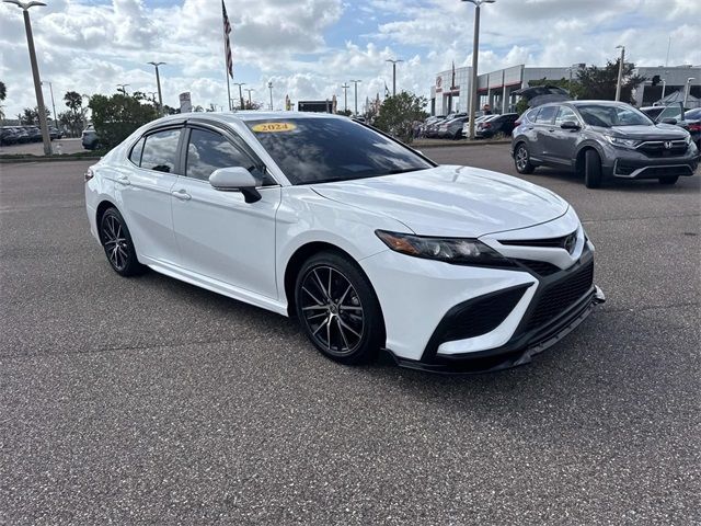 2024 Toyota Camry SE