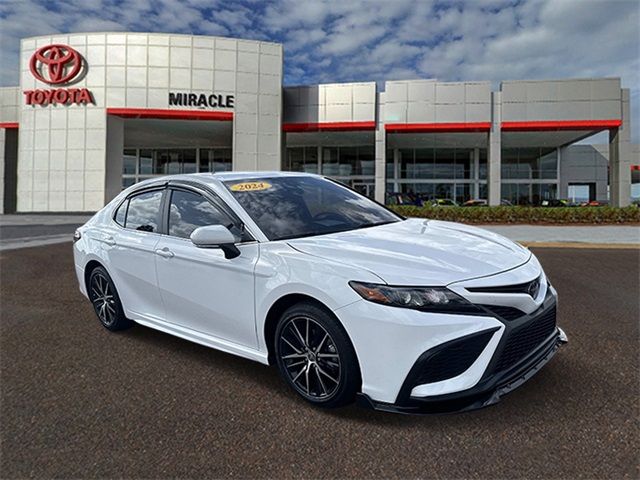 2024 Toyota Camry SE