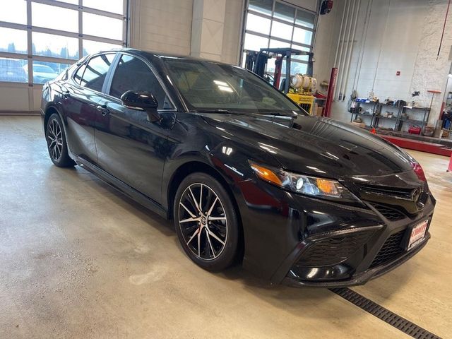 2024 Toyota Camry SE