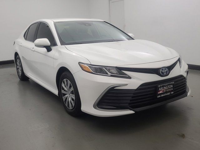 2024 Toyota Camry Hybrid LE