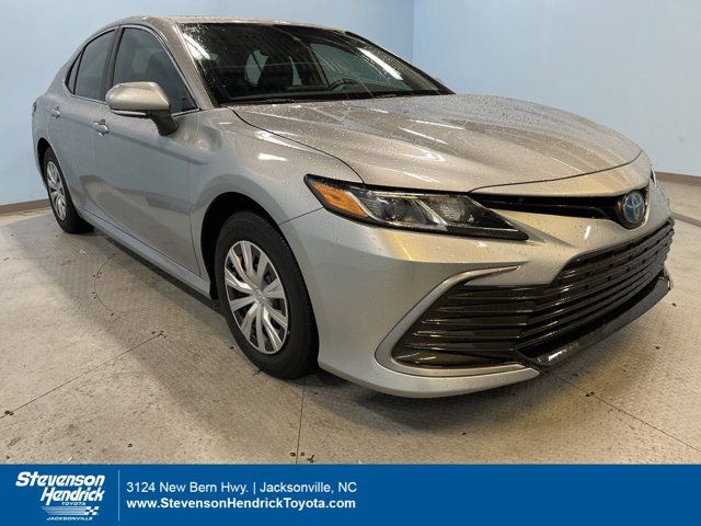 2024 Toyota Camry Hybrid LE