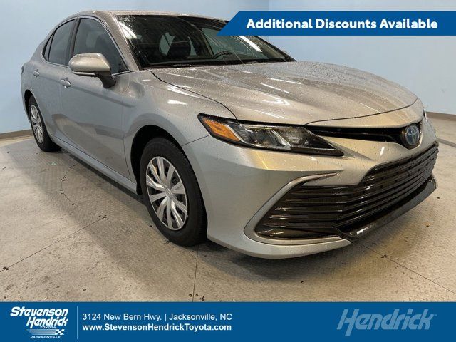 2024 Toyota Camry Hybrid LE