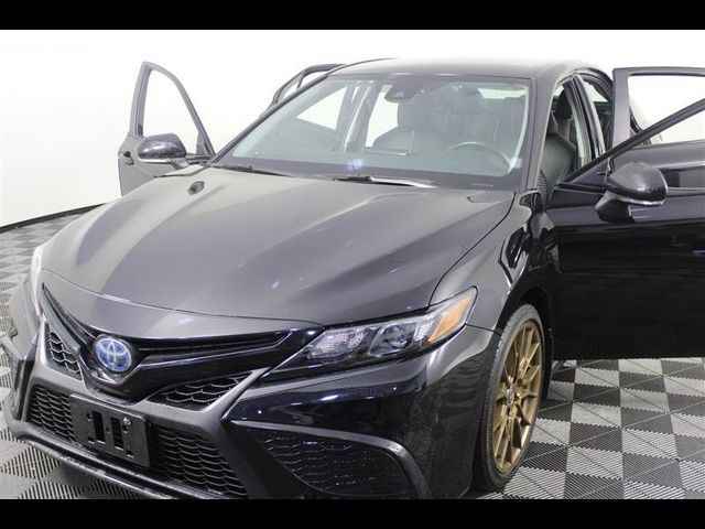 2024 Toyota Camry Hybrid SE