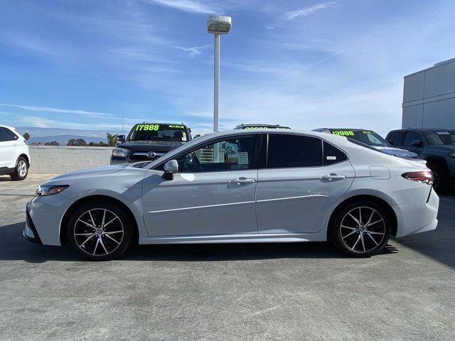 2024 Toyota Camry Hybrid SE