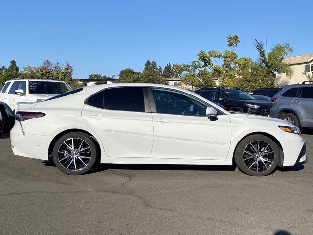 2024 Toyota Camry Hybrid SE