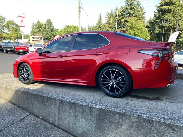 2024 Toyota Camry Hybrid SE