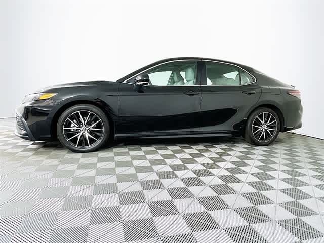 2024 Toyota Camry Hybrid SE