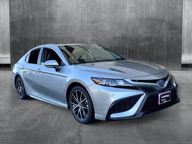 2024 Toyota Camry Hybrid SE