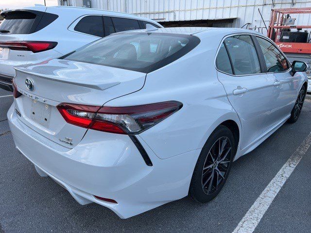 2024 Toyota Camry Hybrid SE