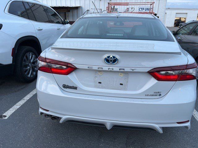 2024 Toyota Camry Hybrid SE