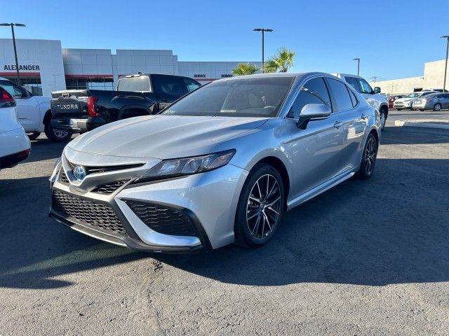 2024 Toyota Camry Hybrid SE