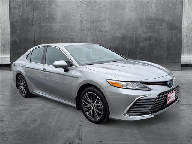 2024 Toyota Camry Hybrid XLE