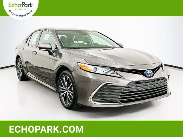 2024 Toyota Camry Hybrid XLE