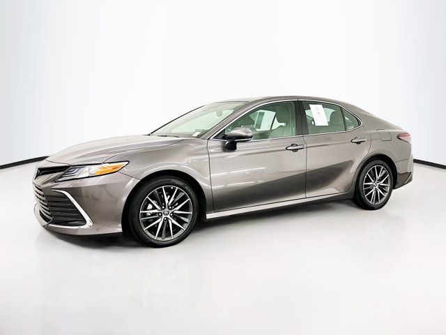 2024 Toyota Camry Hybrid XLE