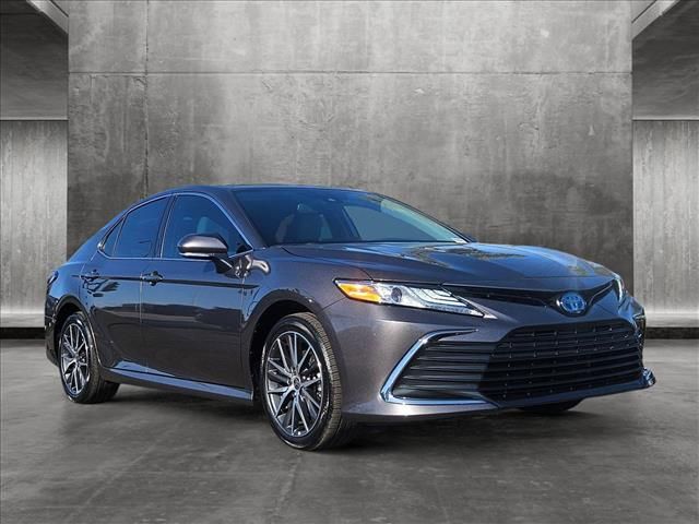 2024 Toyota Camry Hybrid XLE