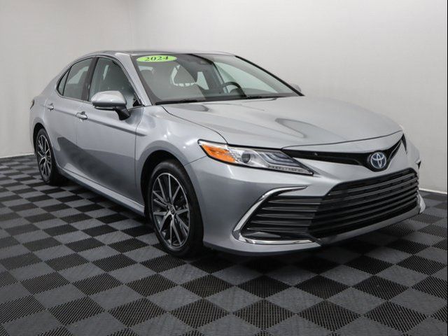 2024 Toyota Camry Hybrid XLE