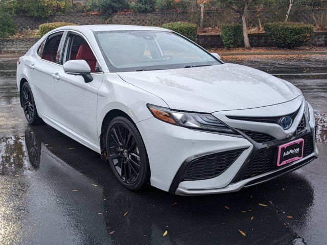 2024 Toyota Camry Hybrid XSE