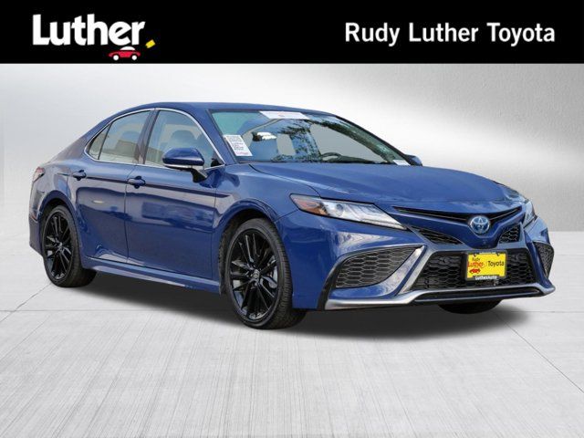 2024 Toyota Camry Hybrid XSE