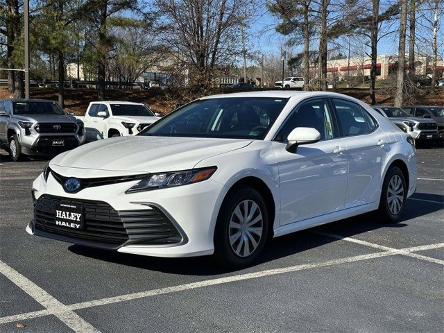 2024 Toyota Camry Hybrid LE