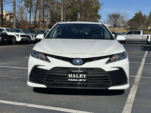 2024 Toyota Camry Hybrid LE