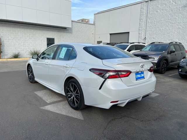 2024 Toyota Camry SE