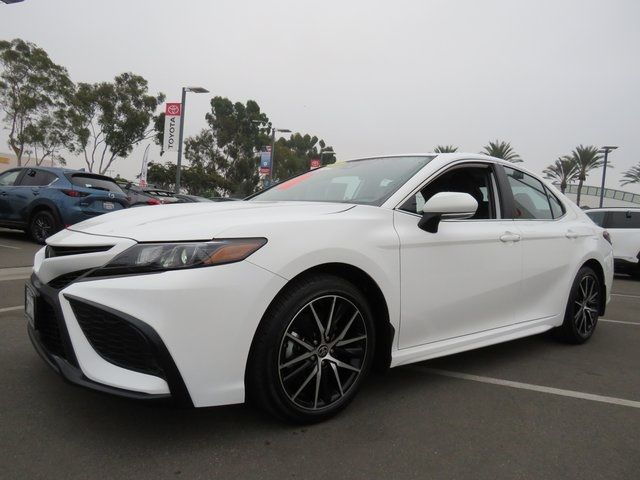 2024 Toyota Camry SE