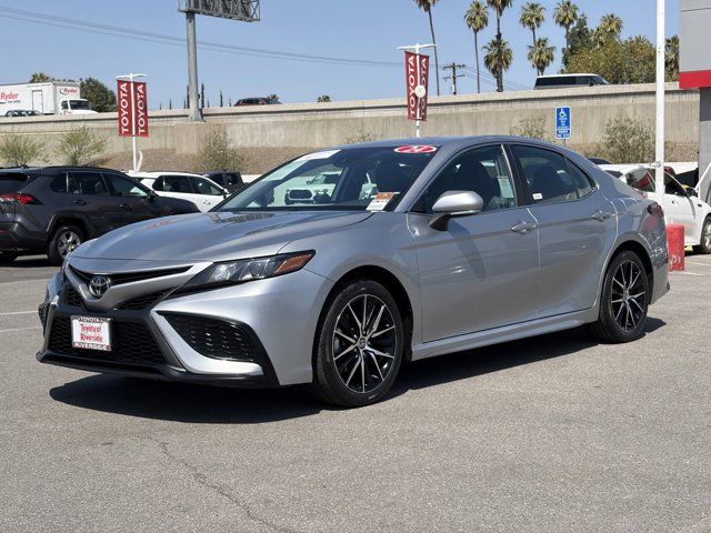 2024 Toyota Camry SE