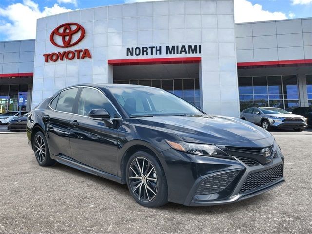 2024 Toyota Camry SE