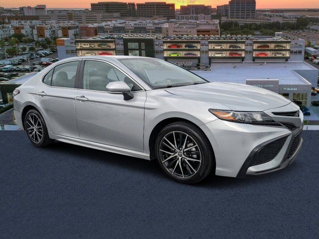 2024 Toyota Camry SE