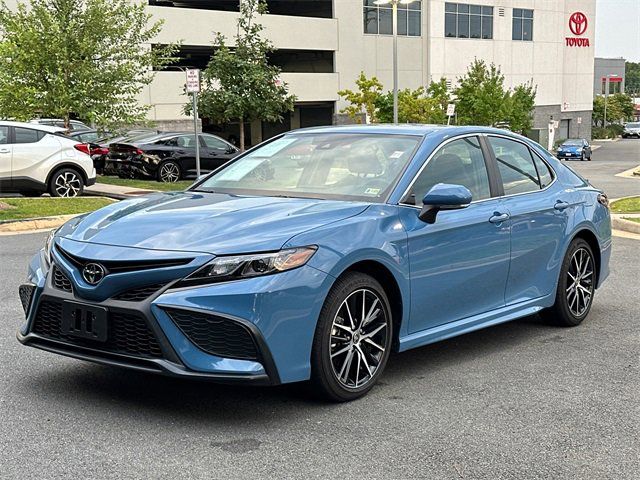 2024 Toyota Camry SE