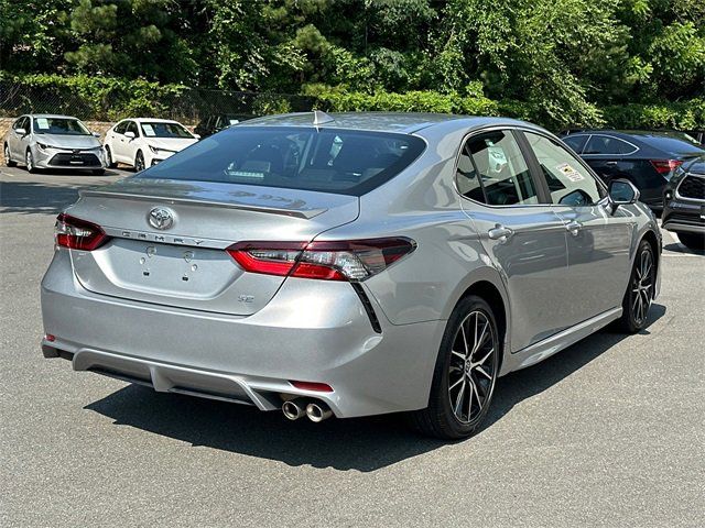 2024 Toyota Camry SE