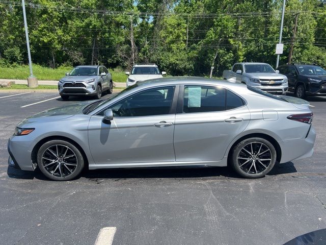 2024 Toyota Camry SE