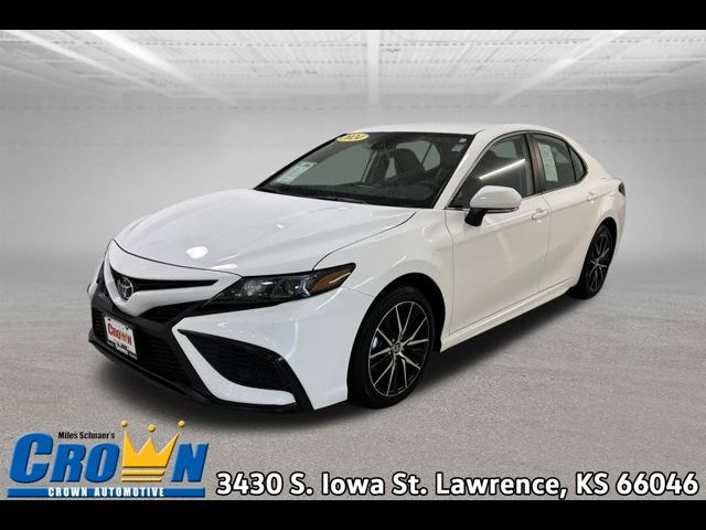 Used 2024 Toyota Camry SE For Sale in Kansas City, MO | Auto Navigator