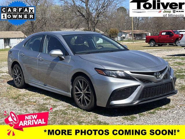 2024 Toyota Camry SE