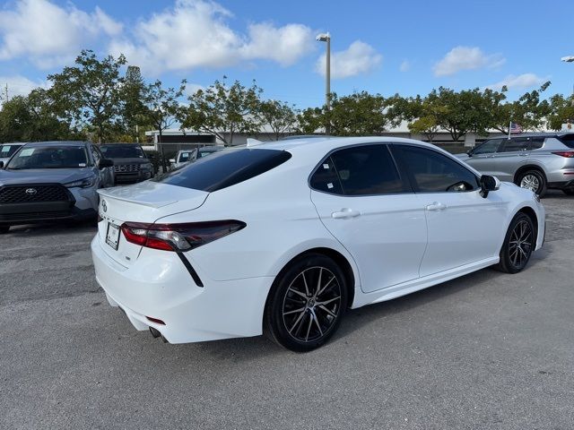 2024 Toyota Camry SE