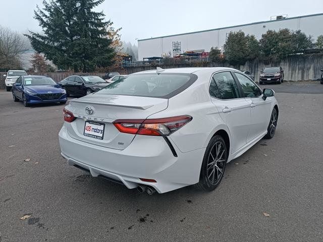 2024 Toyota Camry SE